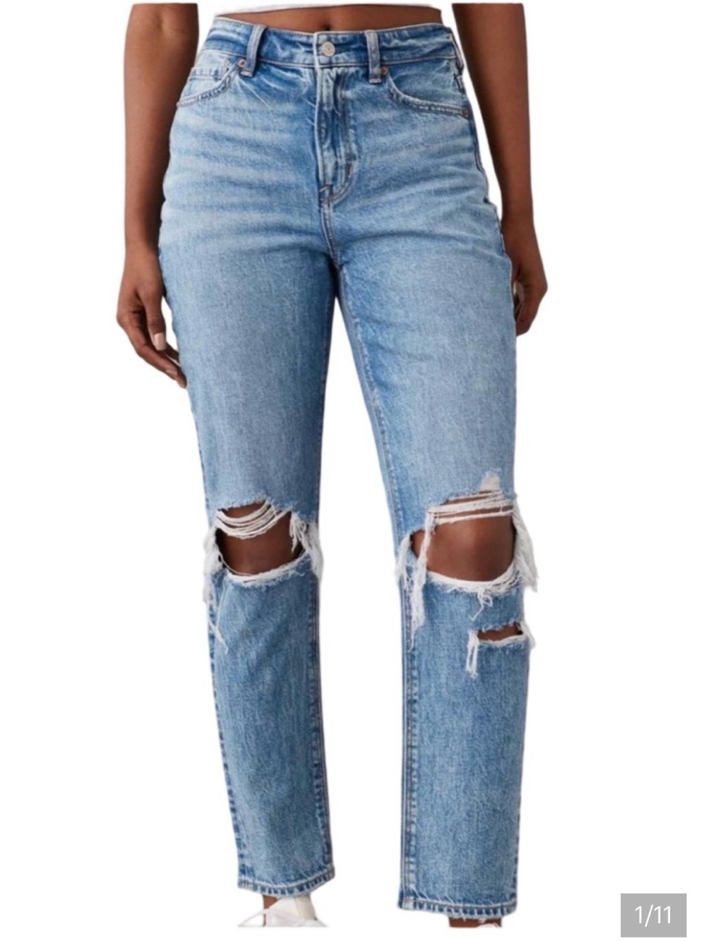 American Eagle Strigid Straight-Leg high rise Distressed Jeans - size 6
